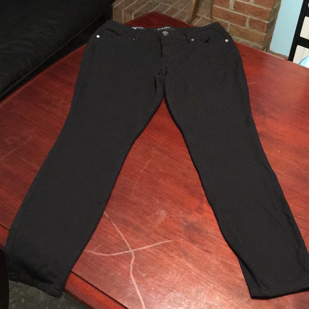 Black jeggings. Size 8